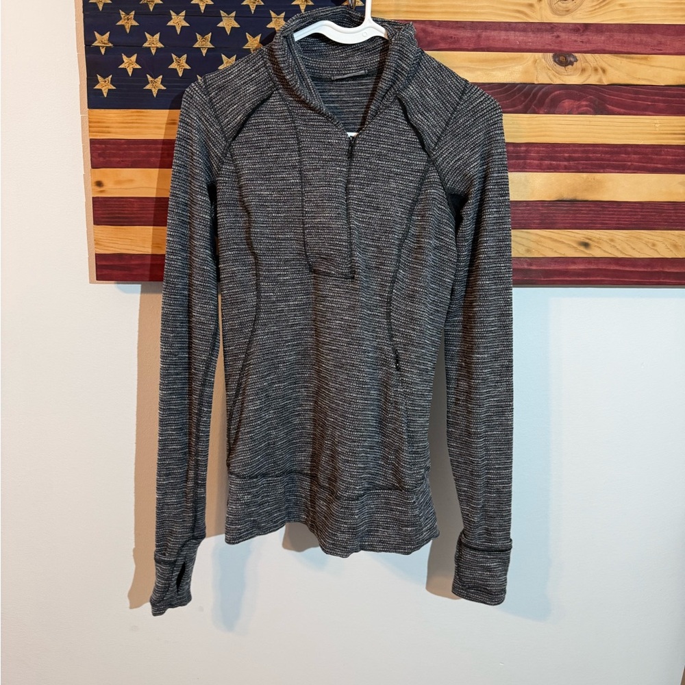 Lululemon Think Fast Pullover  Black / Gray Size 4